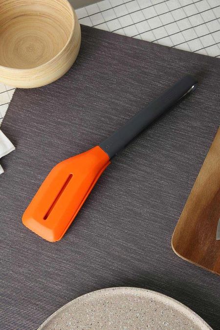 Щипцы для гриля Turner Tongs Joseph Joseph