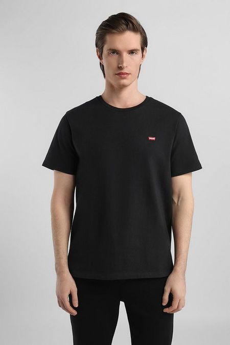 Черная футболка с нашивкой LEVI'S