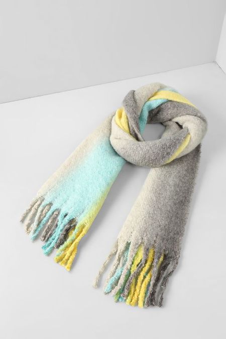Шарф с бахромой Esprit
