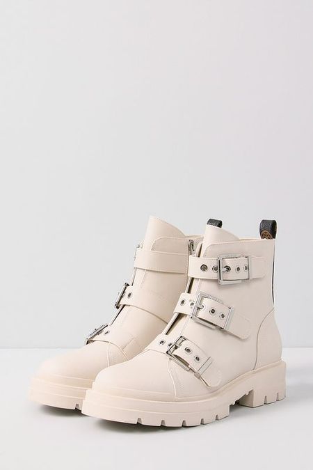 Полусапоги с пряжками Guess