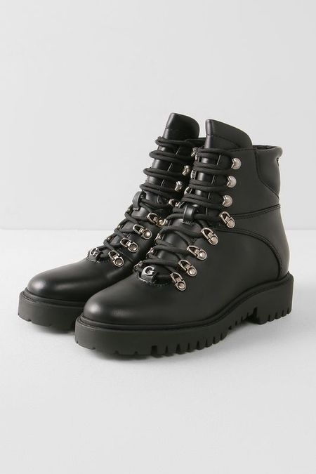 Ботинки на шнуровке Guess