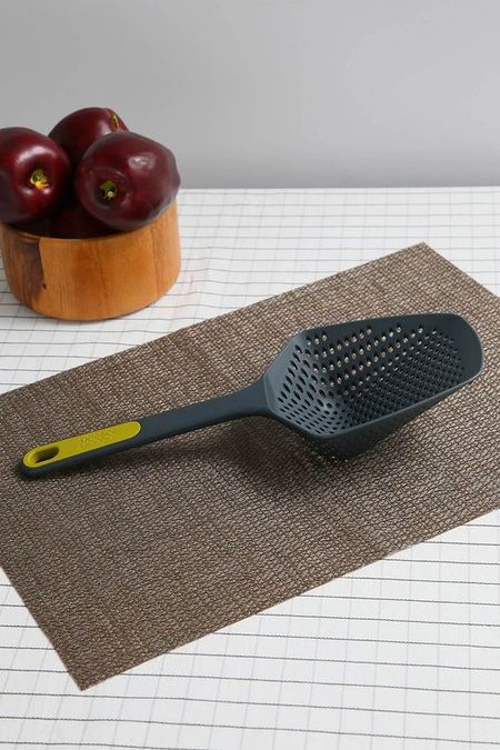 Ложка-дуршлаг Scoop Plus™ большая Joseph Joseph