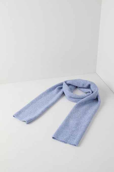 Шарф однотонный OLSEN