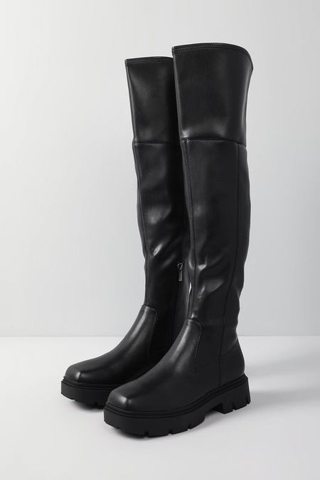 Ботфорты на массивной подошве Guess