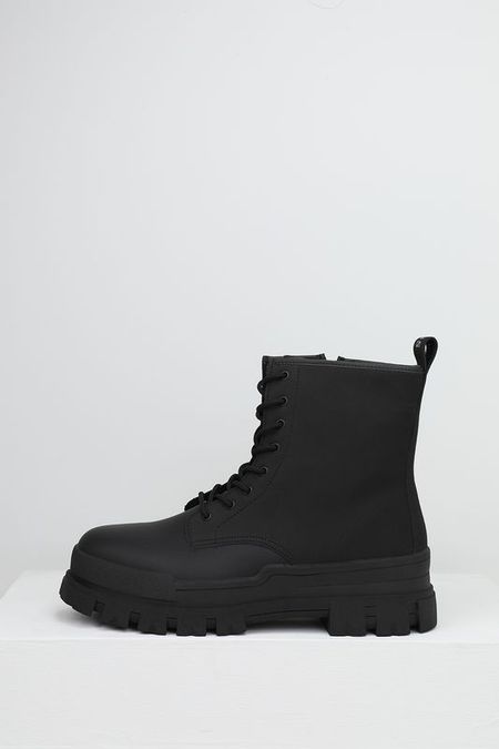 Кожаные ботинки на шнуровке Guess