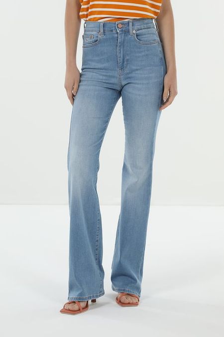 Джинсы с эффектом потертости Tommy Jeans