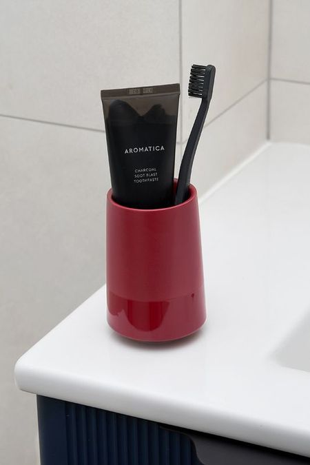 Стакан для зубных щеток керамический Magma Moroshka