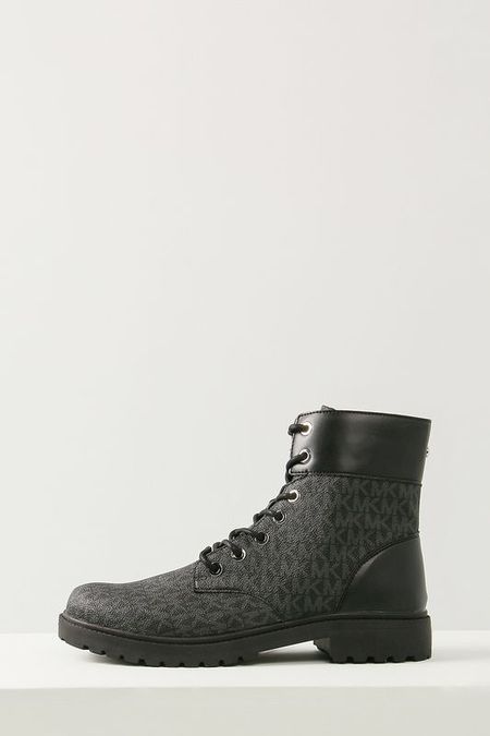 Ботинки с монограммой бренда Alistair Bootie Michael Michael Kors