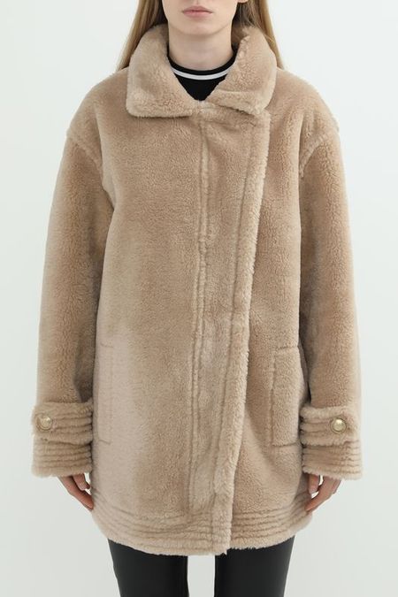 Шуба из искусственного меха Guess