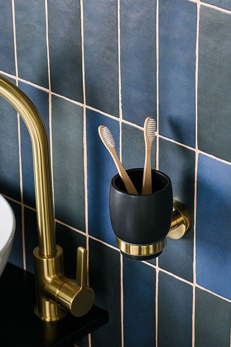 Стакан настенный для зубных щеток Oro Nero Moroshka