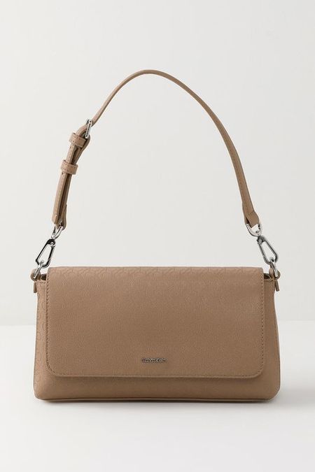 Сумка кросс-боди с монограммой логотипа CK Must Calvin Klein