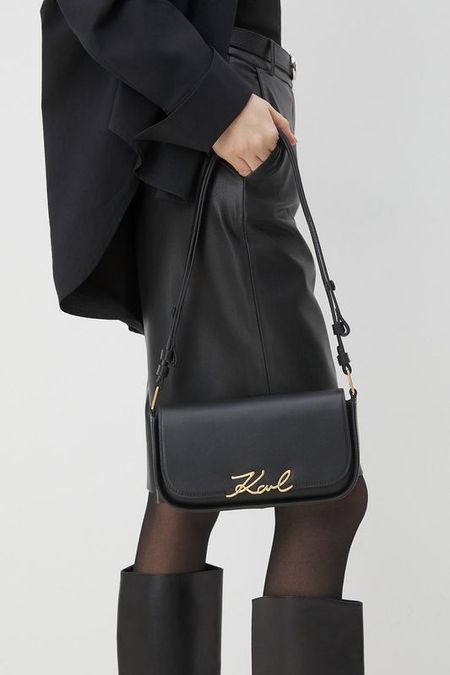 Сумка кросс-боди кожаная Signature Karl Lagerfeld