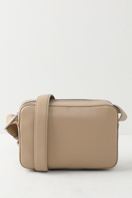 Сумка кросс-боди CK Embossed Calvin Klein