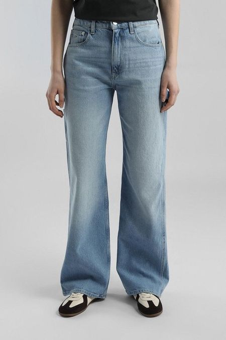 Джинсы с эффектом потертости Tommy Jeans