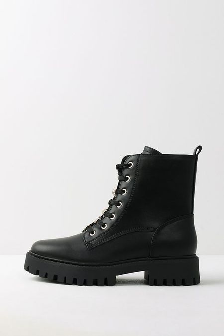 Ботинки высокие на шнуровке Guess