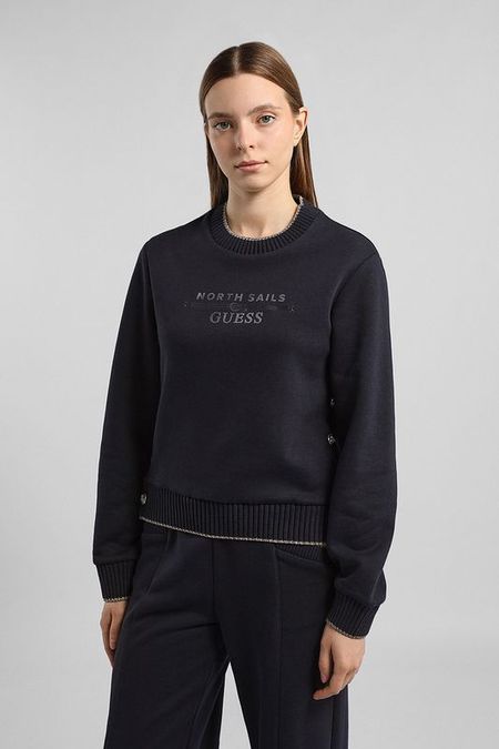 Джемпер с пуговицами Guess