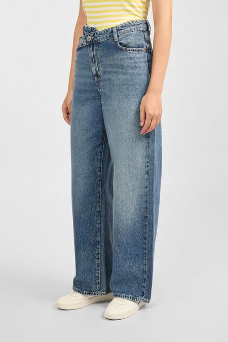 Джинсы свободного кроя Guess