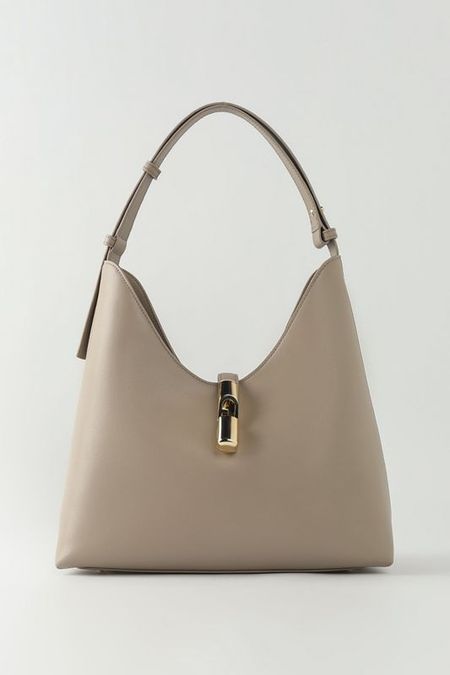 Сумка кросс-боди кожаная Goccia M Furla