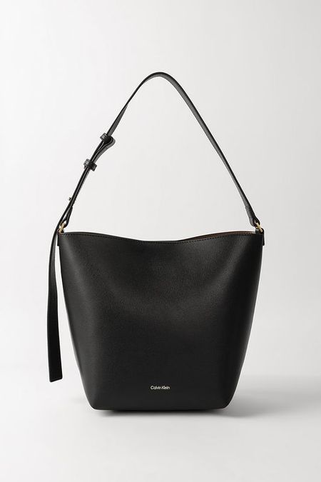 Сумка хобо Embossed Logo Calvin Klein