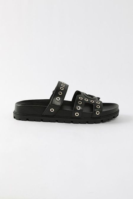Пантолеты шлепанцы с заклепками Guess