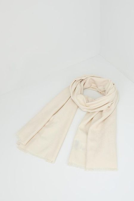 Шарф однотонный Guess