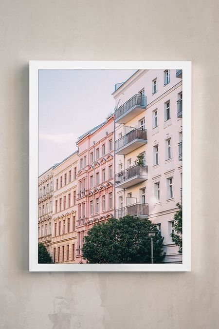 Постер Улица в белой раме Gallery 5