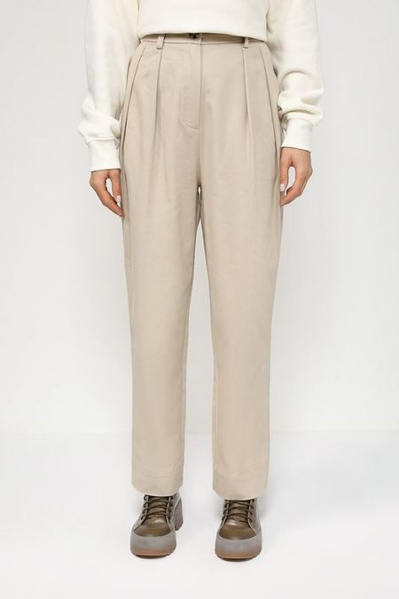 Укороченные брюки с защипами Marc O'Polo