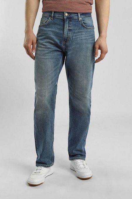Джинсы зауженного кроя Guess