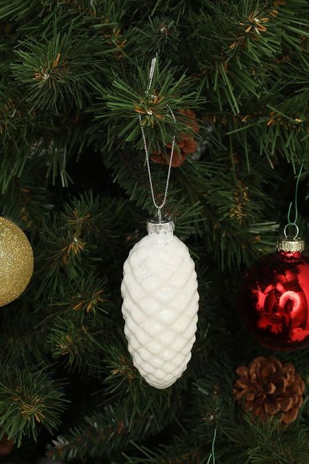 Новогоднее украшение Шишка в ассортименте ChristmasDeLuxe
