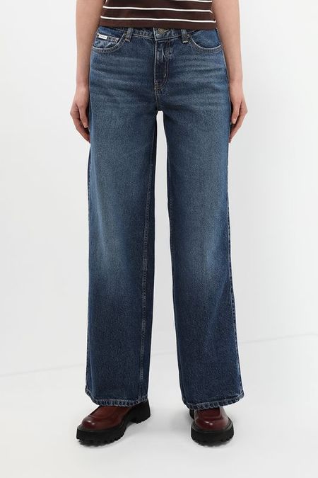 Джинсы с эффектом потертости Guess Jeans