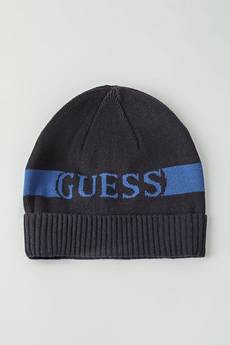 Шапка с отворотом Guess